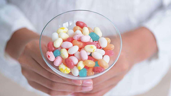 孩子光吃零食不吃飯?jiān)趺崔k