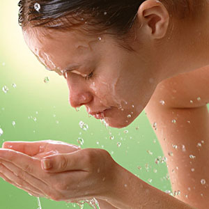 想要皮膚好 不妨在洗臉水中加點料