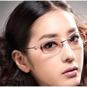 常看電腦更要注意保護眼睛