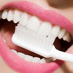 冬季上火不用怕 兩個(gè)秘方防治牙齦出血