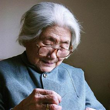 老年人佩戴老花鏡需謹(jǐn)記4個(gè)誤區(qū)