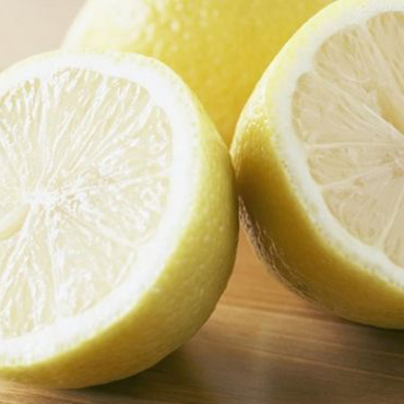 有車(chē)族保持車(chē)內(nèi)空氣清新